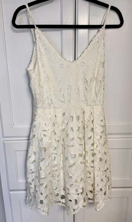 Lucy Paris Dresses & Skirts - Lucy Paris White Lace Eyelet Cutout V-Neck Spaghetti strap Mini Dress Size S